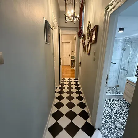 Agia Sofia Center-metro Station Lejlighed