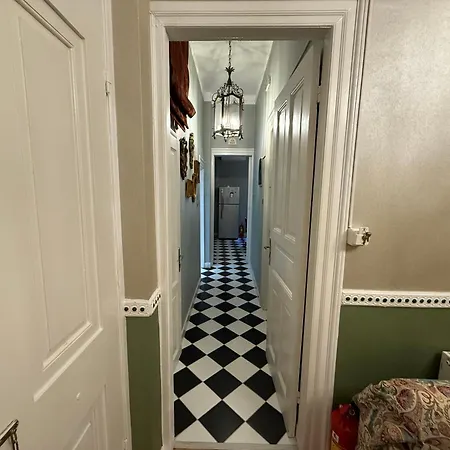 Agia Sofia Center-metro Station Lejlighed